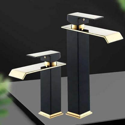 LLave para lavamanos tipo cascada. Diseño moderno y elegante.