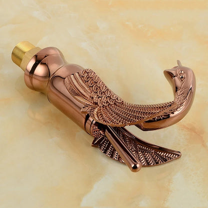 LLave con diseño para lavamanos. Diseño de cisne de cobre de lujo.