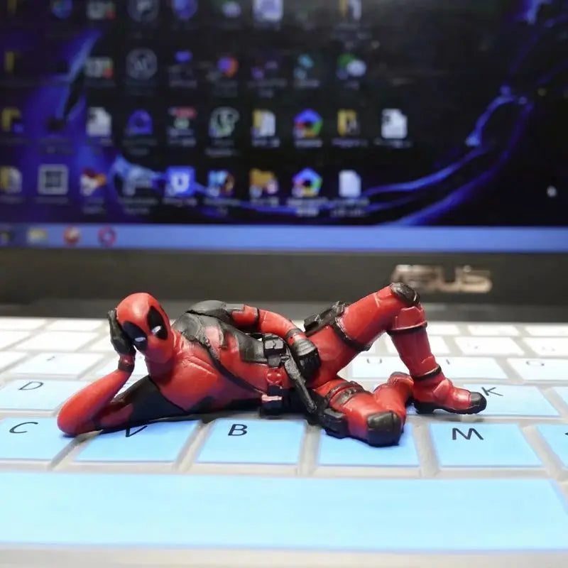 Figura de acción Deadpool, decoración de escritorio 8cm.