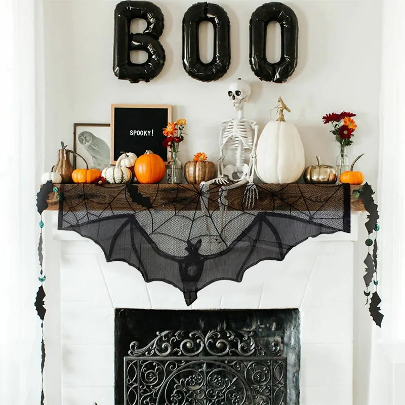 Diseños decorativos de Halloween : Tela de araña negra, mantel de encaje, cortina para chimenea.